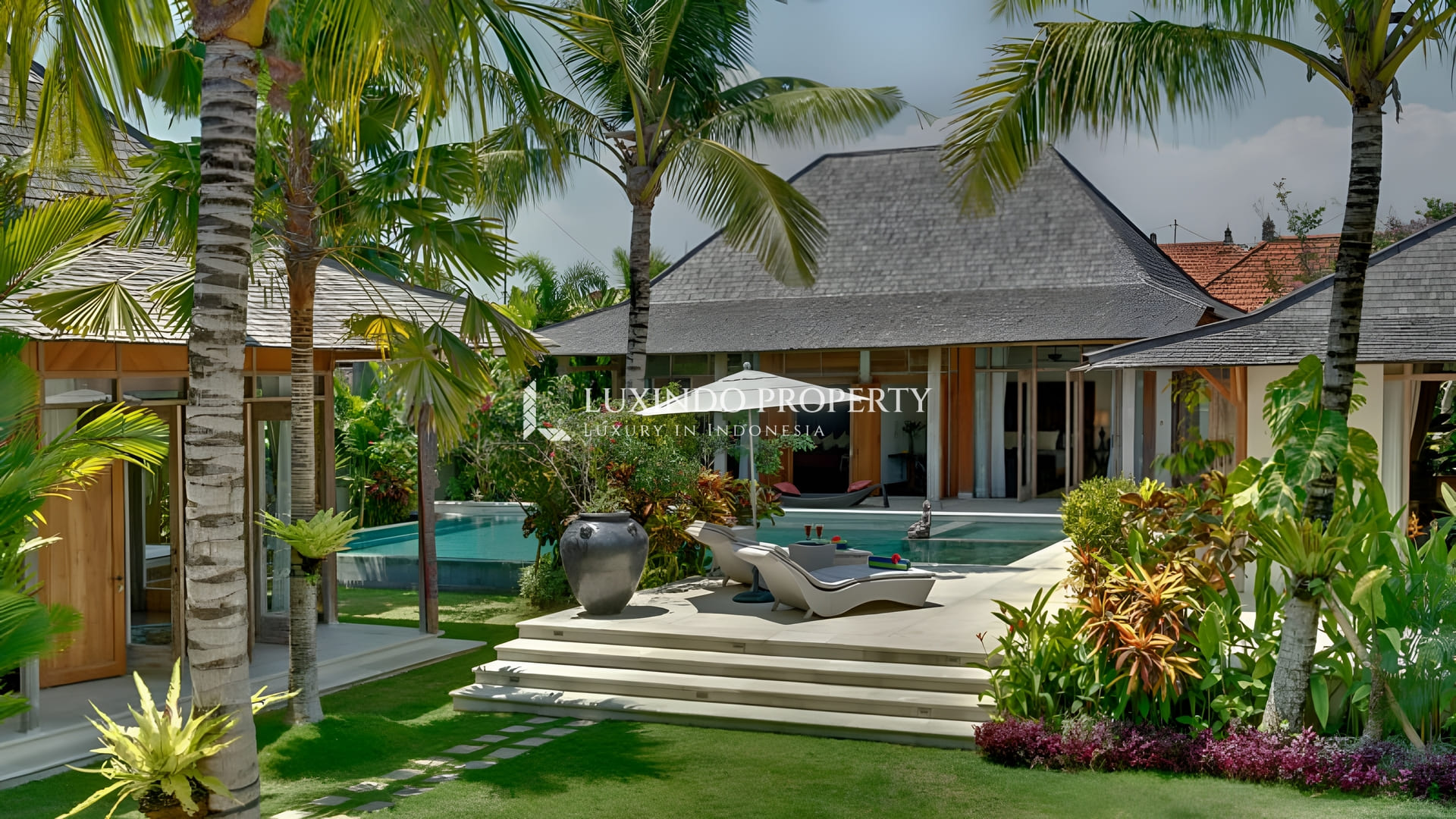 CANGGU – BEAUTIFUL 5 BEDROOMS VILLA FOR YEARLY RENTAL IN THE PRIME LOCATION OF BERAWA (RV145)